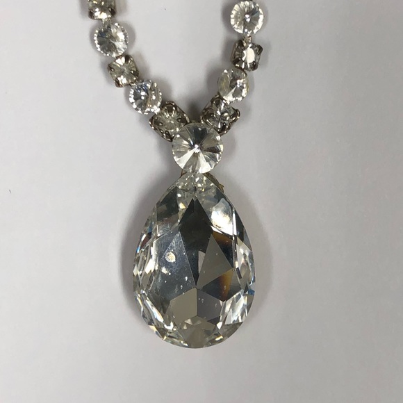 Rhinestone Crystal Pendant Necklace - Picture 3 of 9